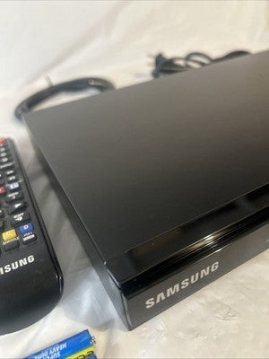 Samsung BD-E5300 Blu-Ray DVD Player w/ HDMI Cable Power Cord Remote TESTED