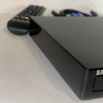 Samsung BD-H5100 Bluray DVD Player w/ Remote HDMI Cord Power Cable Bundle TESTED