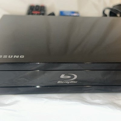 Samsung BD-E5400 Blu-Ray DVD Player WiFi Streaming w/Remote HDMI Cable TESTED